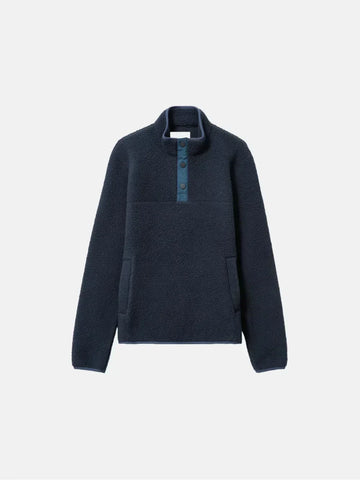 Der Navy-Pullover