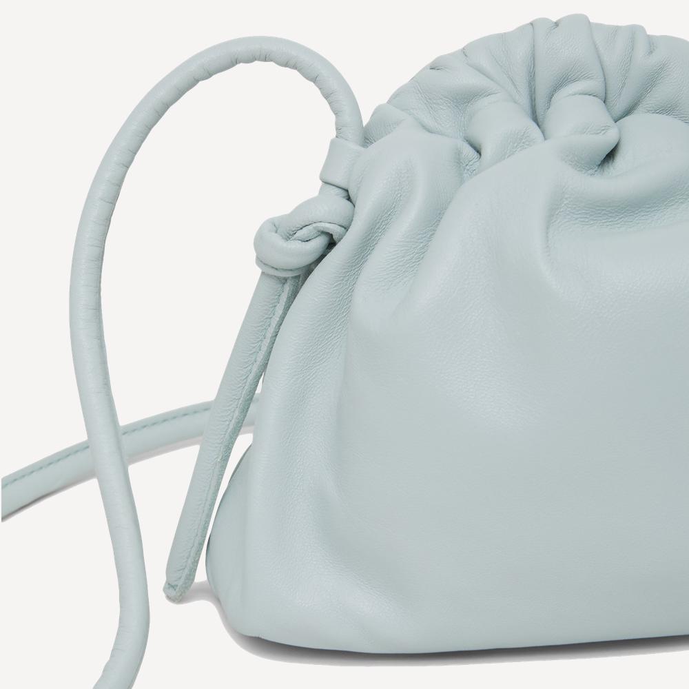 Die Pouch-Clutch aus Leder