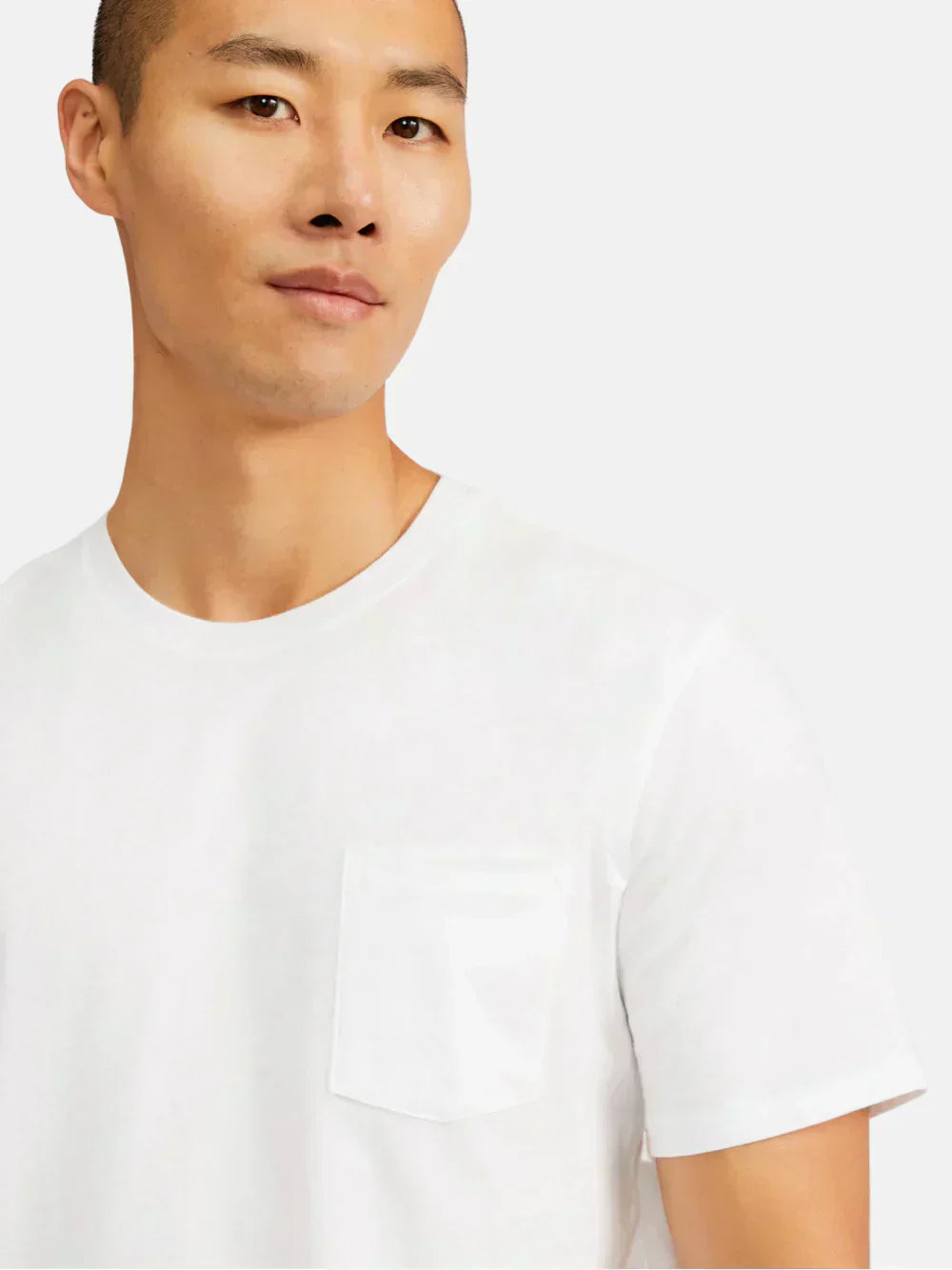 Das weiße Taschen-T-Shirt