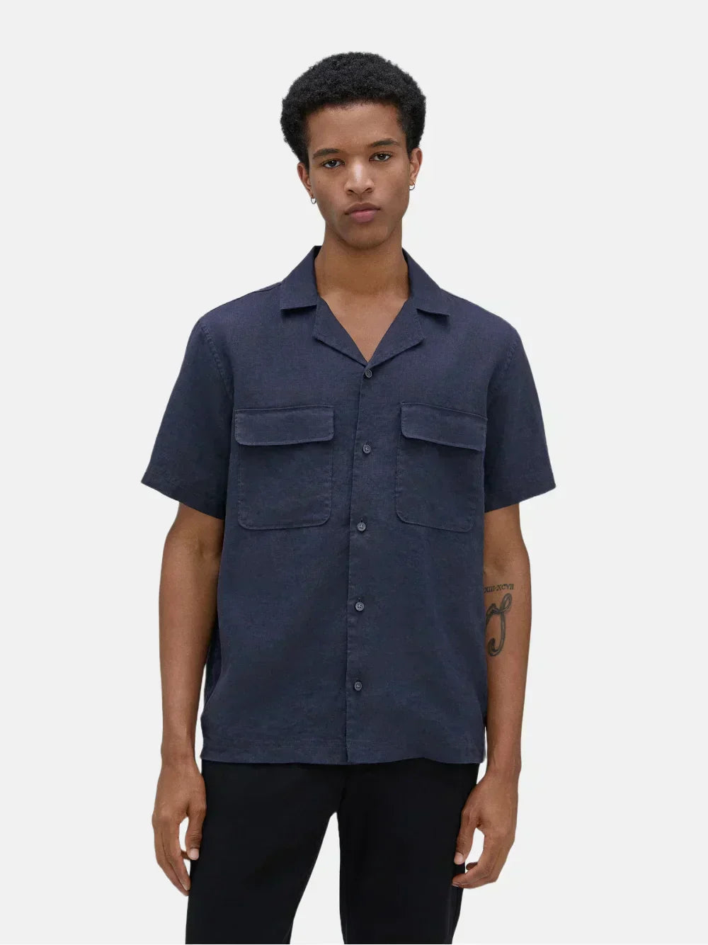 Das Ärmel-Kakao-Shirt