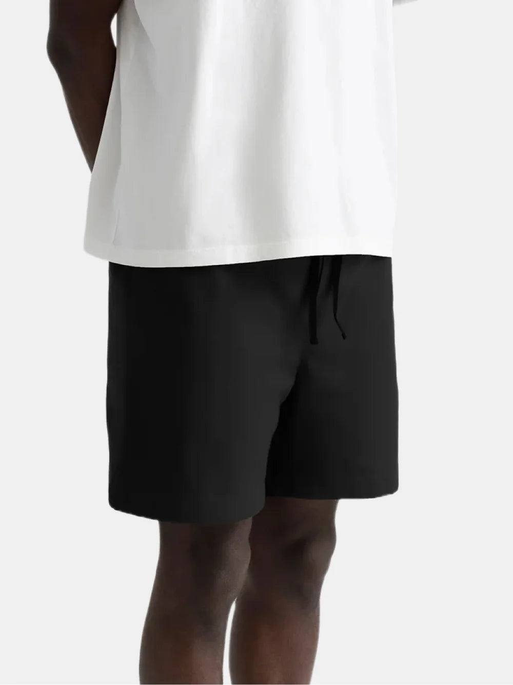 Der schwarze Short