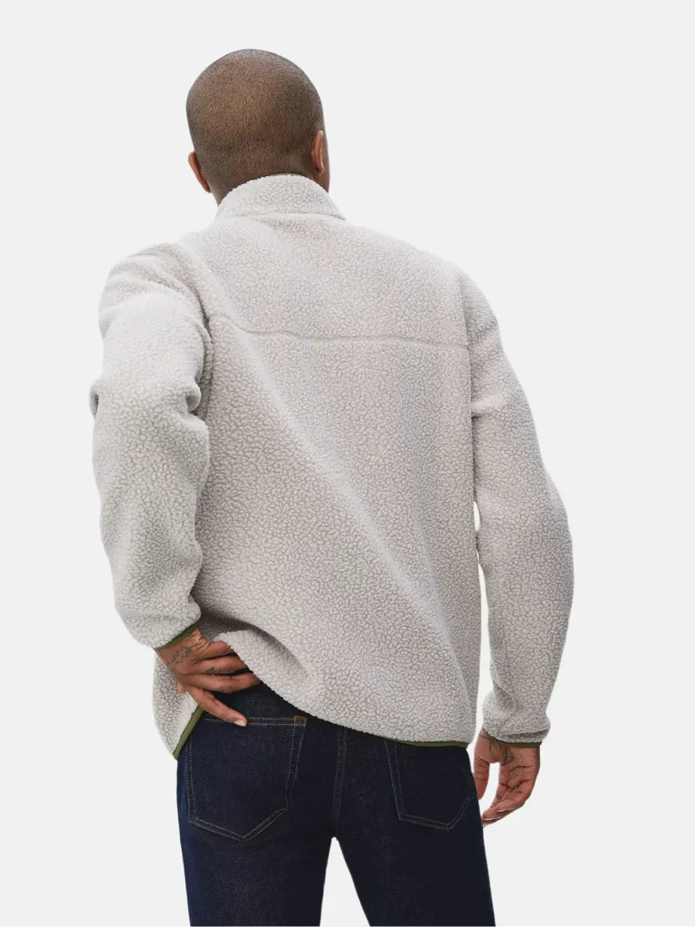Der ReNew-Pullover